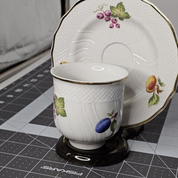 VINTAGE HOLLOHAZA Hungary PORCELAIN COFFE TEA CUP/ SAUCER SET FRUIT GOLD GILD - Picture 8 of 9